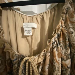 Dress for fall with this long dress that will look great with boots